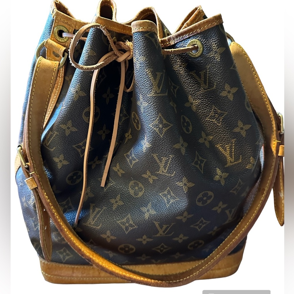 💯Authentic LV Monogram Noe
